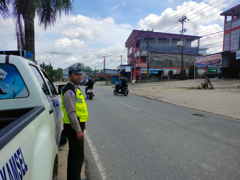 poto:Cegah Gangguan Pemilu, Satgas Kamseltibcar Melaksanakan Patroli Dengan Menggunakan Roda Empat