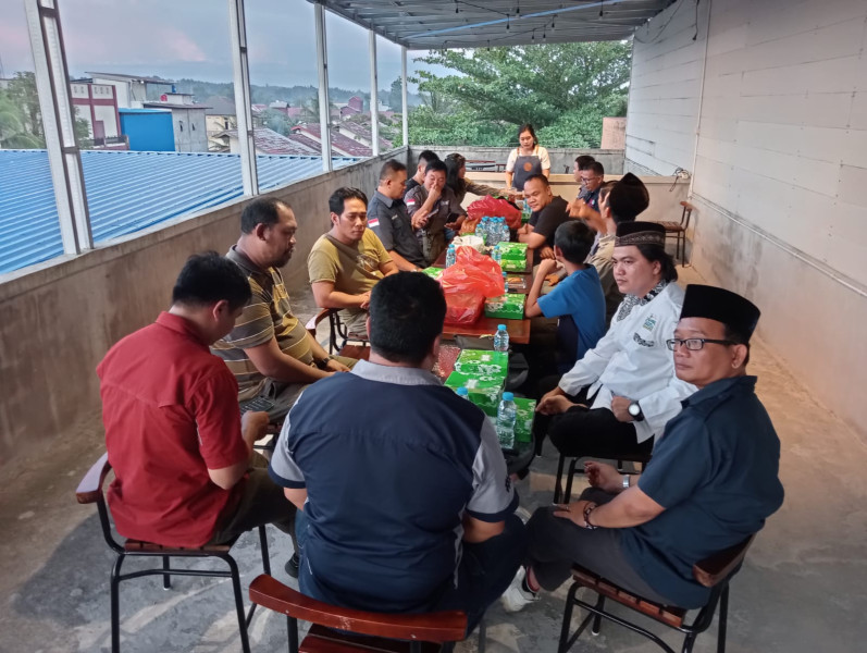 poto:HPI POU buka puasa bersama Wartawan IWO Landak 