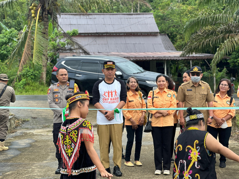 POTO:Pj. Bupati Landak Hadiri Peringatan Hari Anak Nasional dan Hari Disabilitas Internasional Tahun 2024